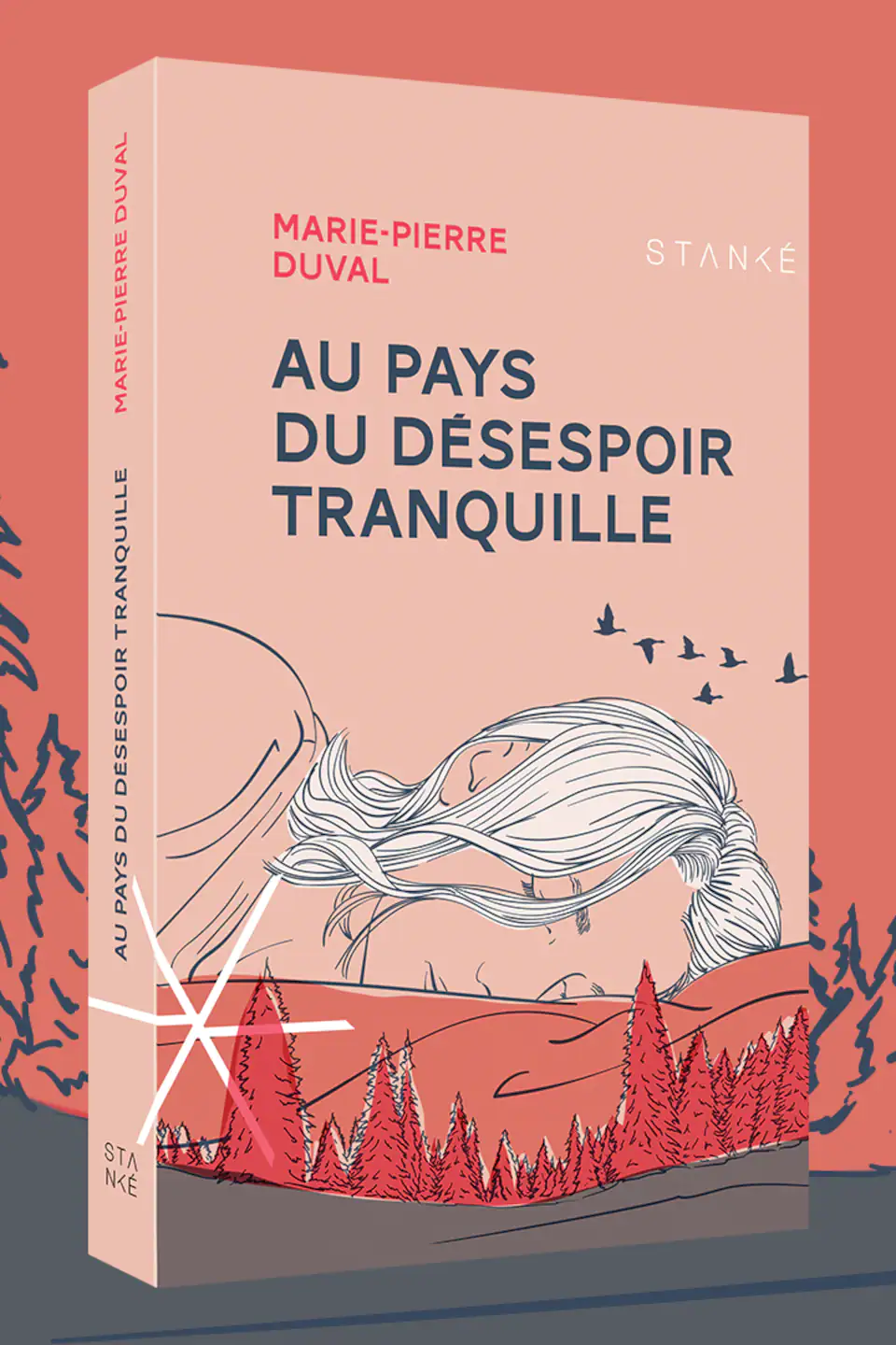 Une couverture de livre dans les tons roses montre un visage de femme et des sapins.