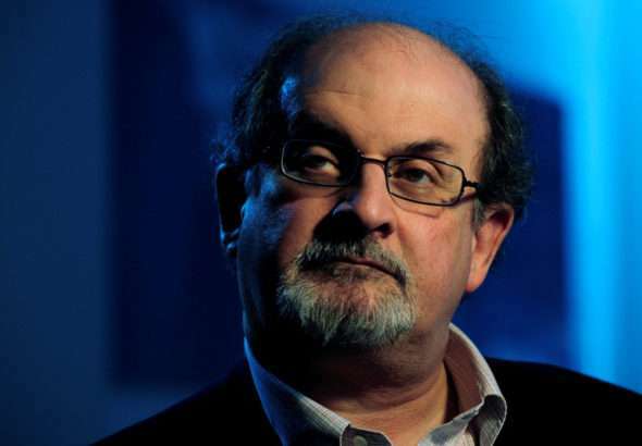 Salman Rushdie commence à se rétablir, selon son agent