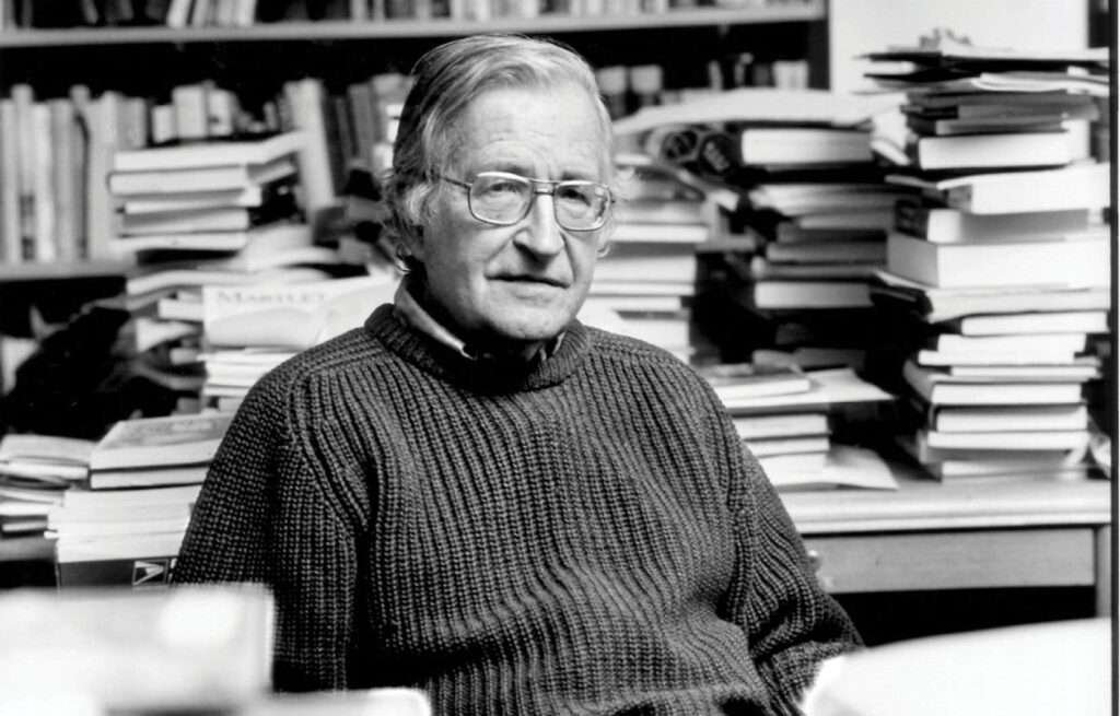 «Une vie de militantisme»: Chomsky contre le suicide collectif conscient
