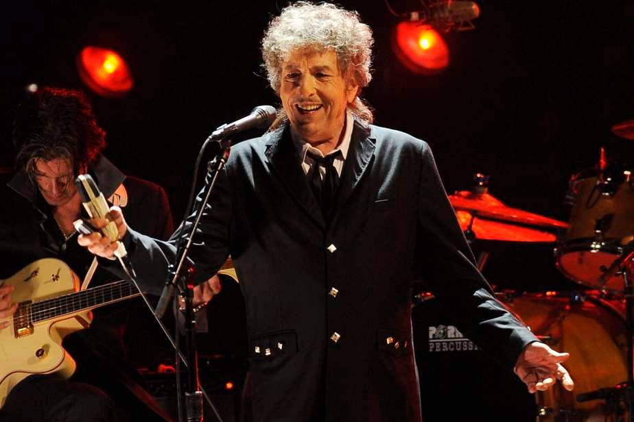Édition spéciale autographiée à 600 $ | L’éditeur de Bob Dylan s’excuse pour des dédicaces imprimées Édition spéciale autographiée à 600 $ | L’éditeur de Bob Dylan s’excuse pour des dédicaces imprimées