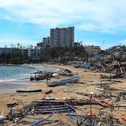 Les dommages fait par Otis sur la plage d'Acapulco.