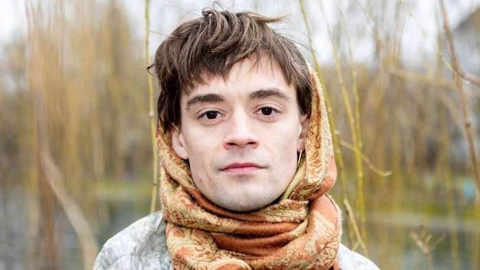 Éric Noël remporte le prix Michel-Tremblay pour L’Amoure looks something like you