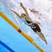Summer Mcintosh nage en finale du 200 mètres papillon.