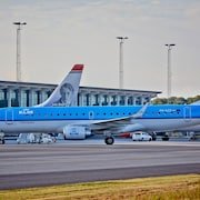 Des avions sur le tarmac de l'aéroport d'Aalborg.
